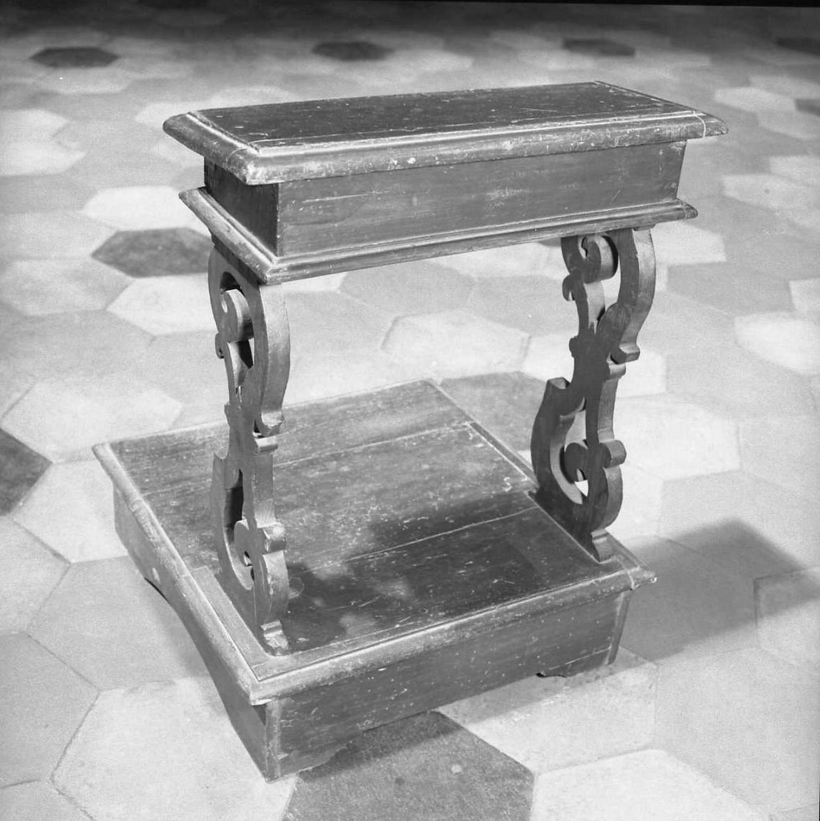 inginocchiatoio, serie - manifattura bolognese (seconda metà sec. XVIII)