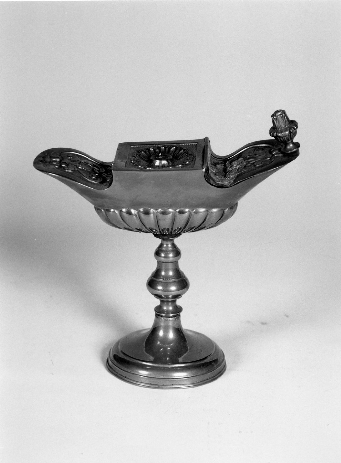 navicella portaincenso, elemento d'insieme - manifattura emiliana (seconda metà sec. XIX)