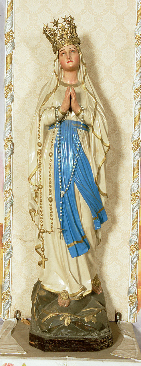 Madonna di Lourdes, Madonna (statua, opera isolata) - produzione italiana (sec. XX)