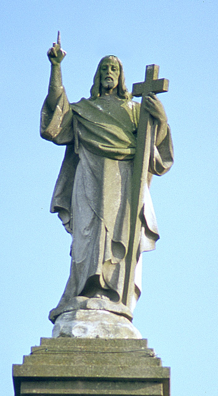 Cristo benedicente (statua) di Zilocchi L (sec. XX)