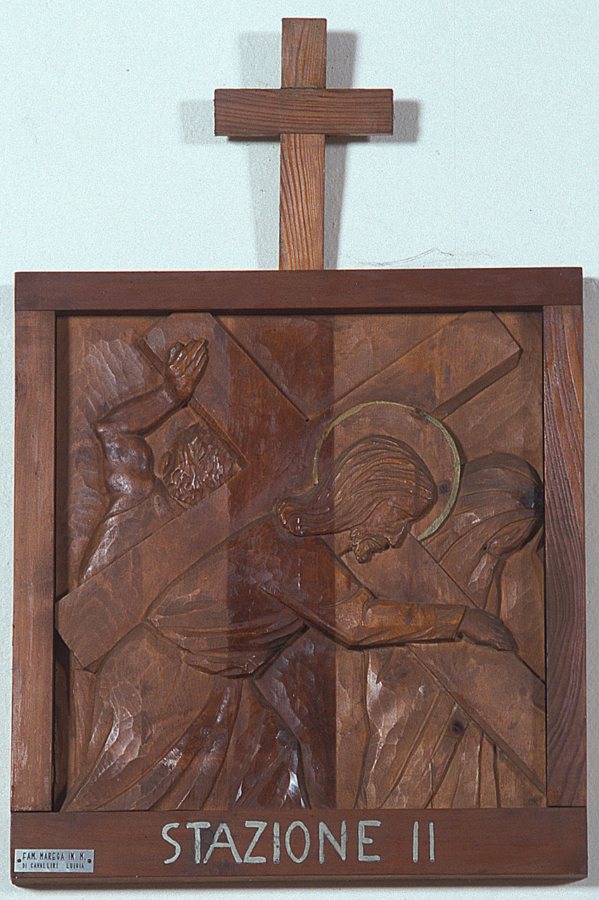 Gesù Cristo caricato della croce, stazioni della via crucis (rilievo, ciclo) di Carestiato Antonio (sec. XX)