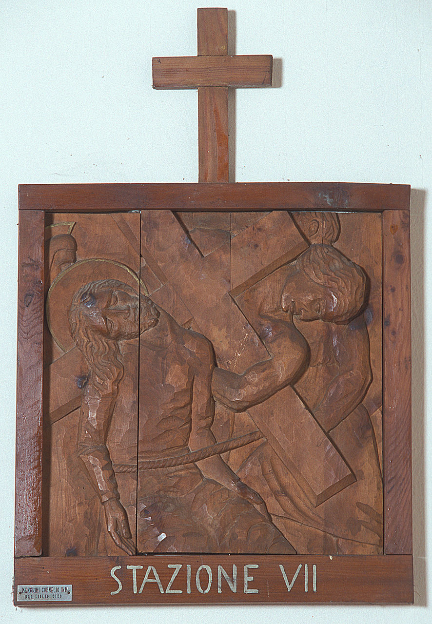 Gesù Cristo cade la seconda volta, stazioni della via crucis (rilievo, ciclo) di Carestiato Antonio (sec. XX)