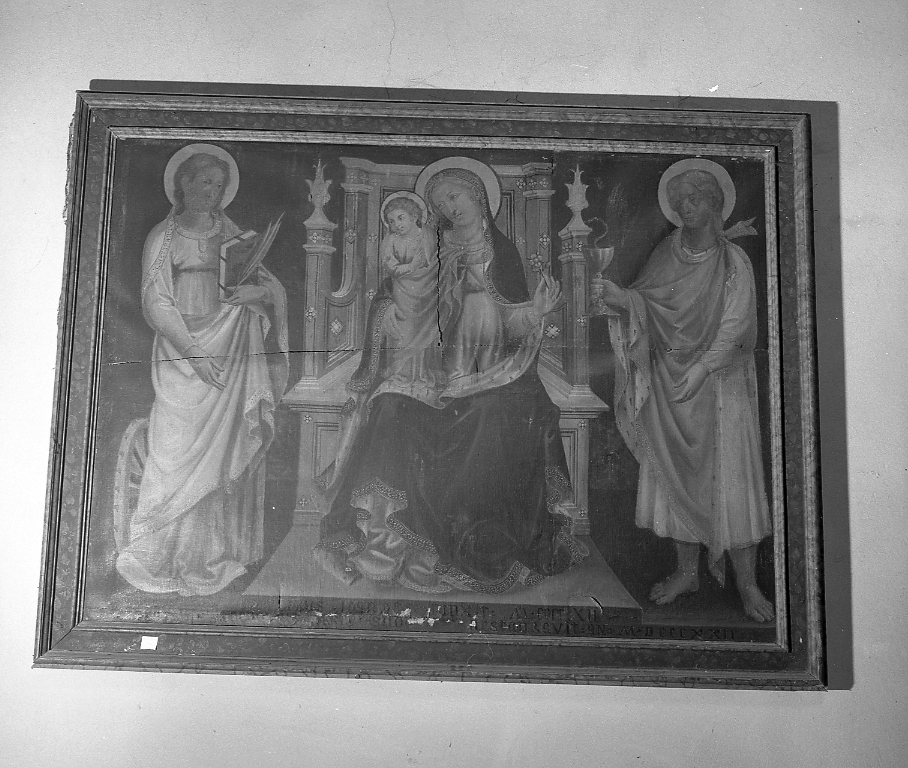 Madonna in trono con i SS. Caterina e Giovanni Evangelista, Madonna in trono con Bambino e Santi (dipinto) di Lianori Pietro di Giovanni (sec. XV)