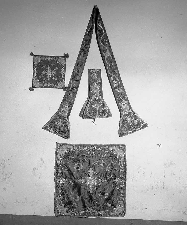 paramento liturgico, insieme - manifattura bolognese (seconda metà sec. XVIII)