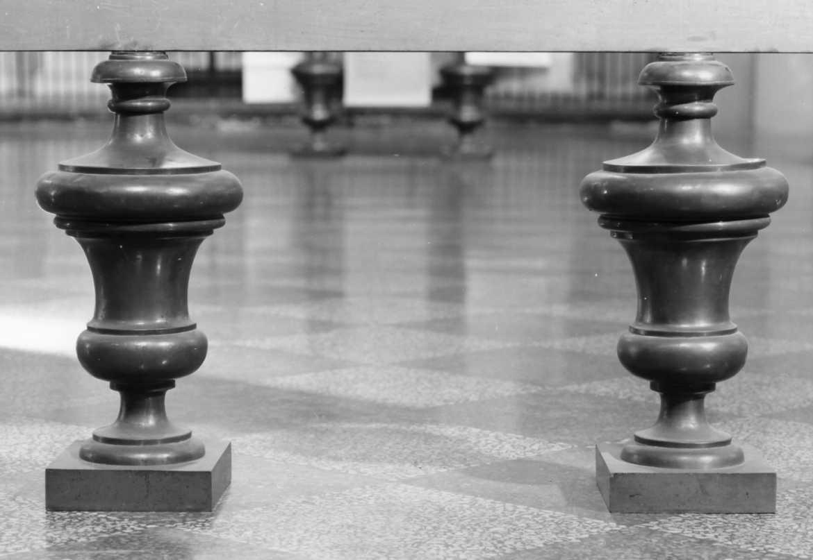 vaso d'altare con composizione floreale - ambito emiliano (sec. XIX)