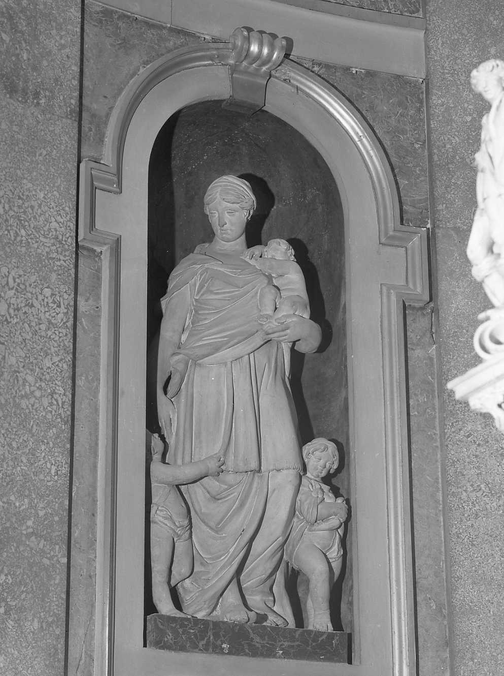 Carità (statua) di Tedeschi Giovanni detto Todeschino (sec. XVII)