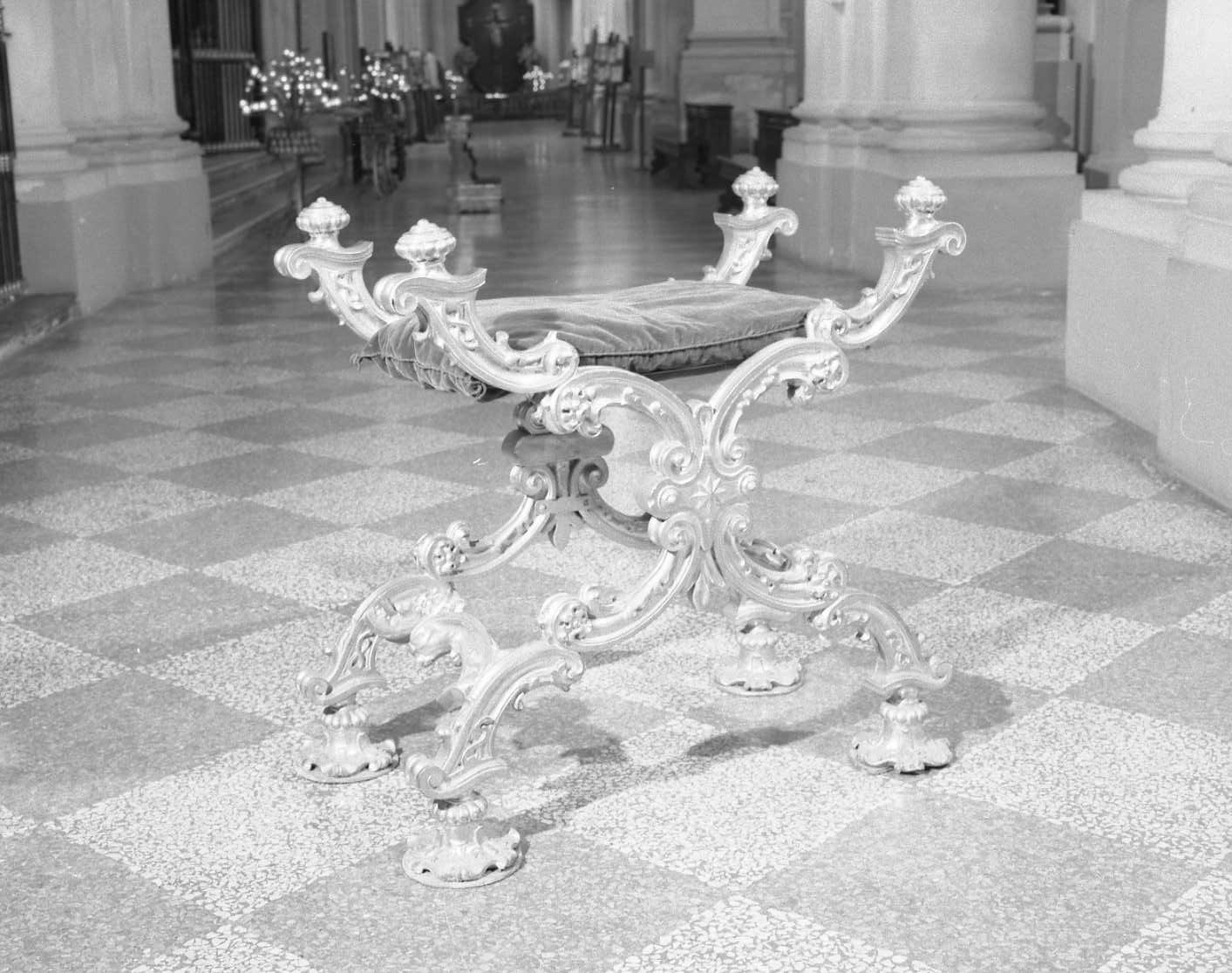 faldistorio - ambito emiliano (ultimo quarto sec. XVIII)