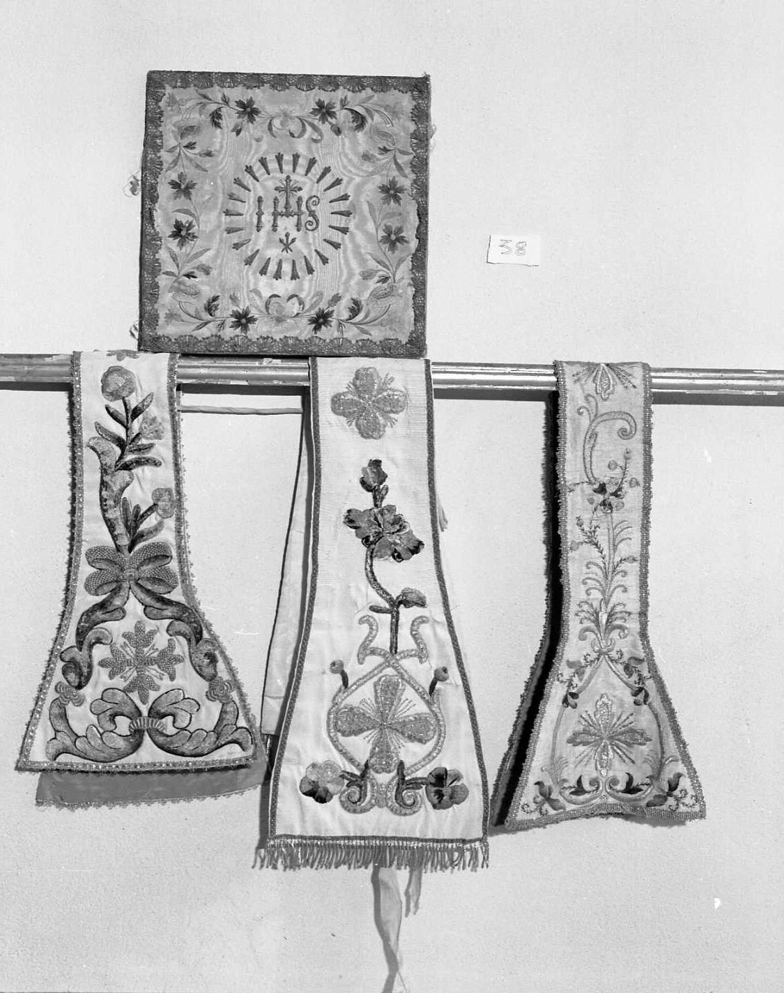 borsa del corporale, elemento d'insieme - ambito bolognese (ultimo quarto sec. XIX)