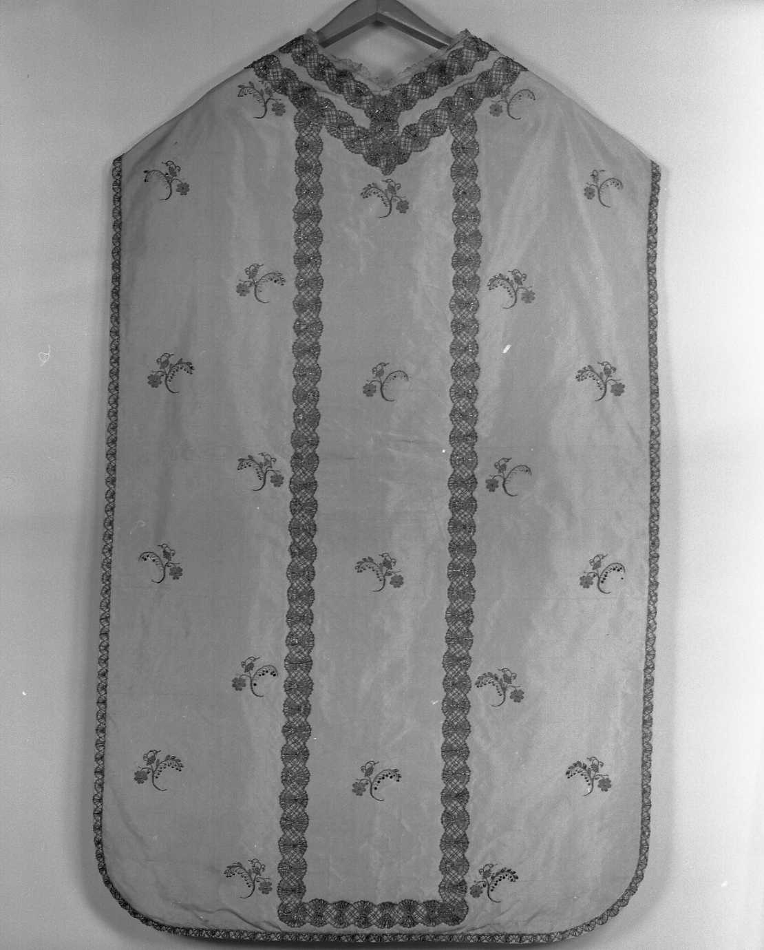 paramento liturgico, insieme - ambito italiano (inizio sec. XIX)