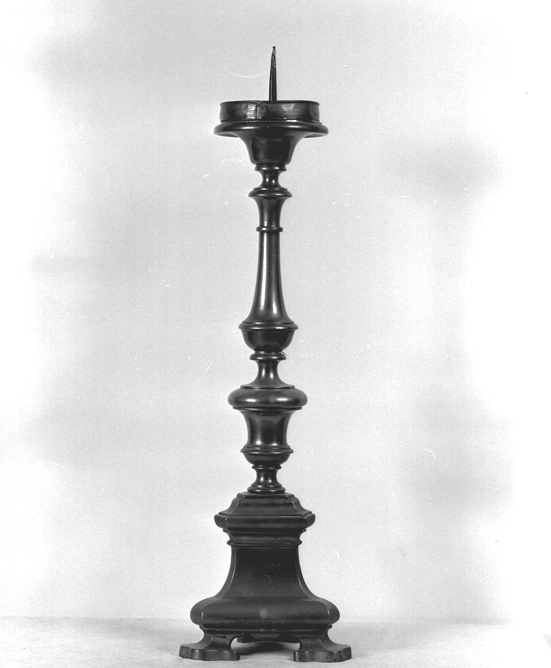 candeliere d'altare - ambito emiliano (sec. XVIII)