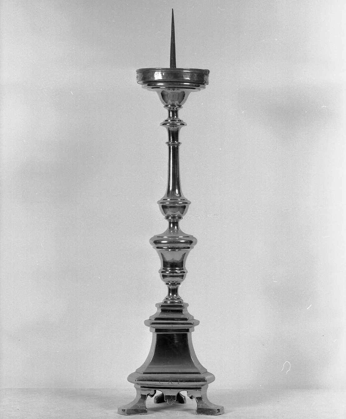 candeliere d'altare - ambito emiliano (sec. XVIII)