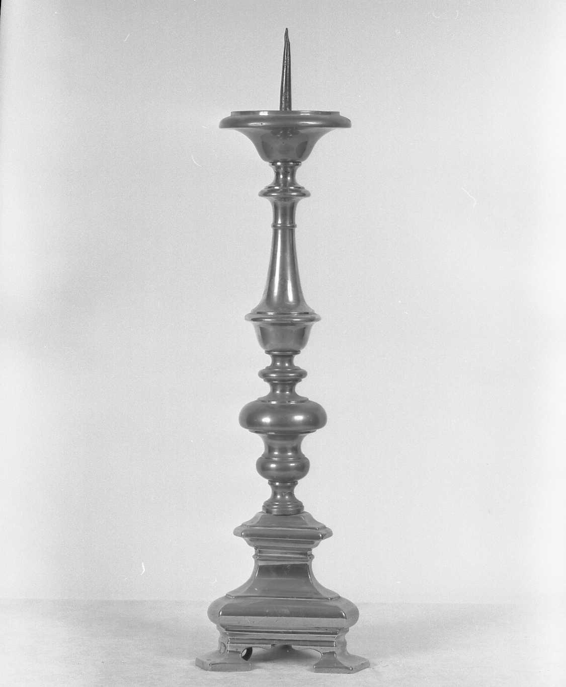 candeliere d'altare - ambito emiliano (sec. XVIII)