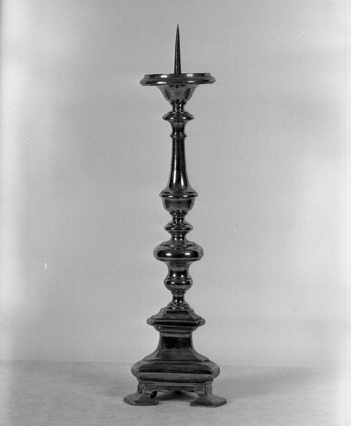 candeliere d'altare - ambito emiliano (sec. XVIII)