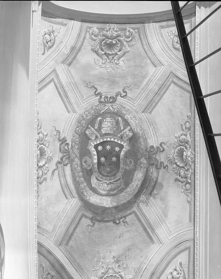 stemma papale entro motivi decorativi geometrici e vegetali (dipinto) - ambito bolognese (sec. XVII)