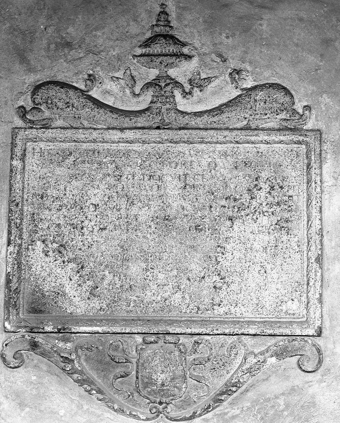 lapide tombale - ambito emiliano (sec. XVI)