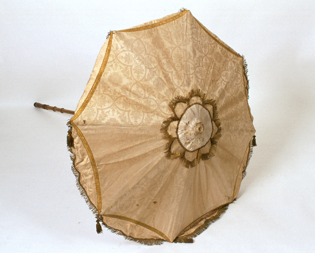 ombrellino processionale - manifattura ferrarese (seconda metà sec. XIX)