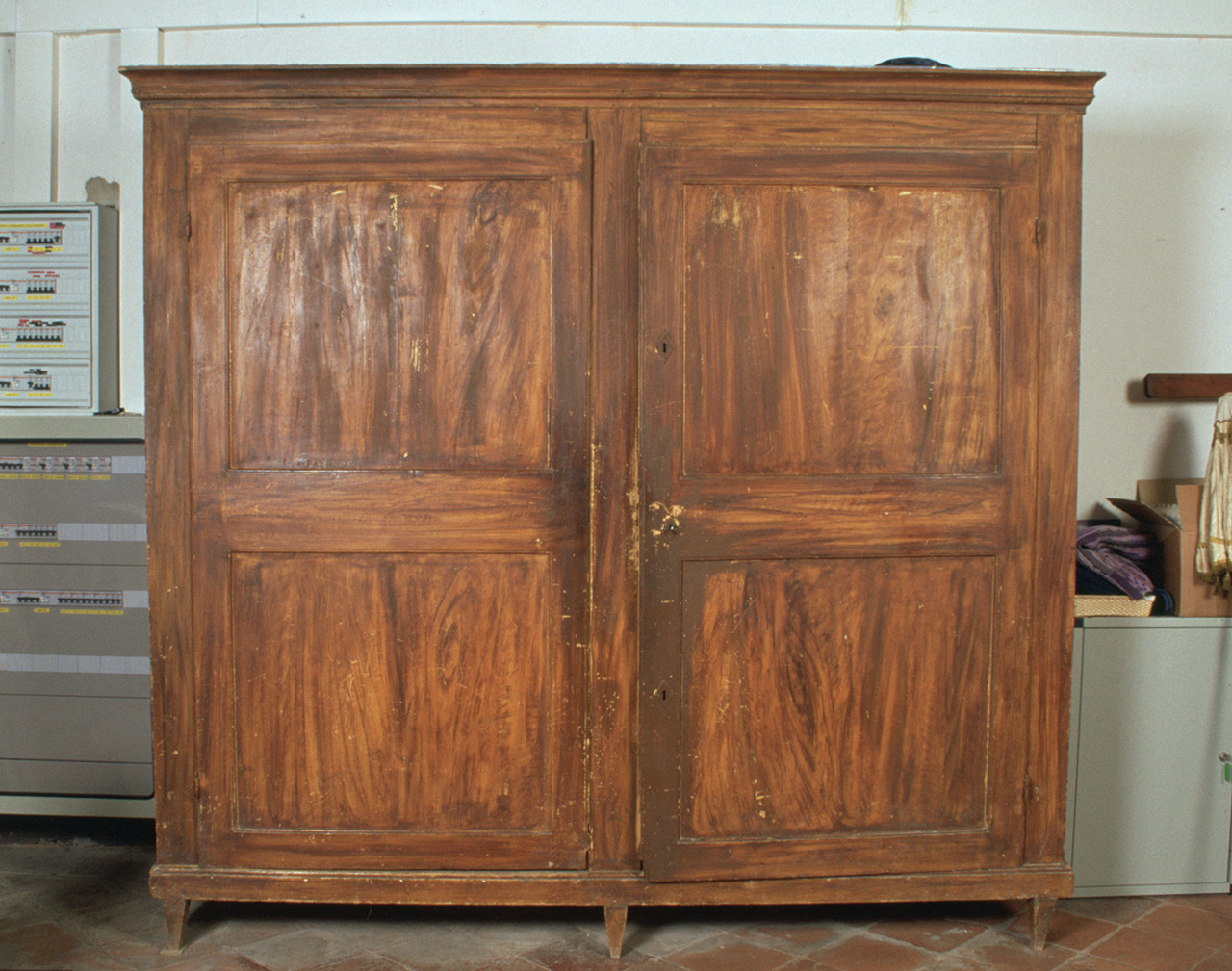 armadio - bottega ferrarese (primo quarto sec. XIX)