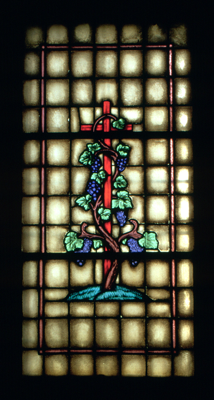 croce con girali di vite, croce (vetrata, ciclo) - bottega ferrarese (sec. XX)