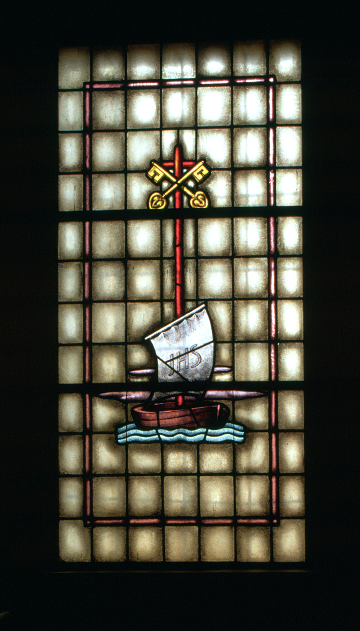 nave e chiavi come simboli di Cristo (vetrata, ciclo) - bottega ferrarese (sec. XX)
