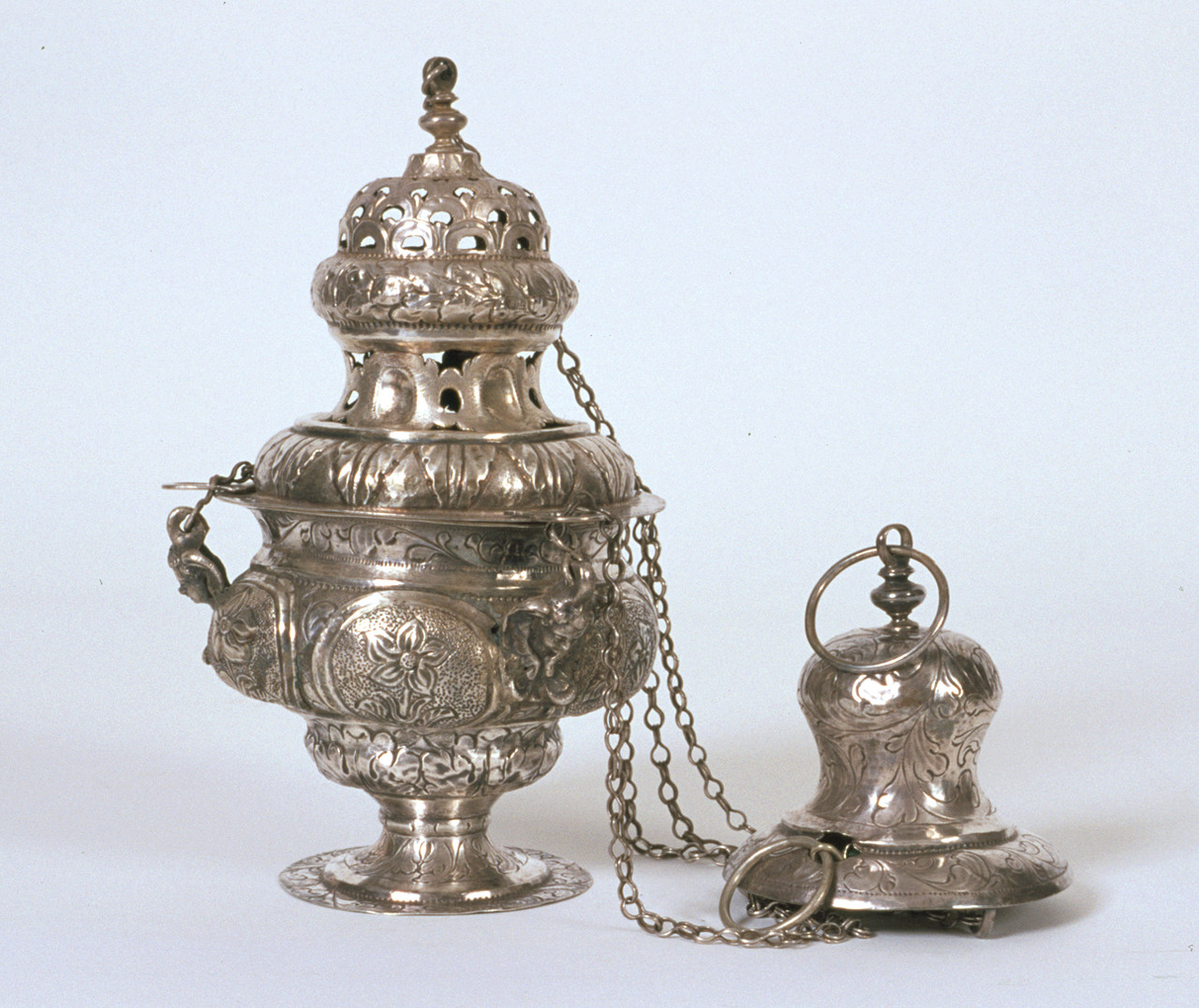 turibolo, elemento d'insieme - bottega veneziana (secc. XVII/ XVIII)