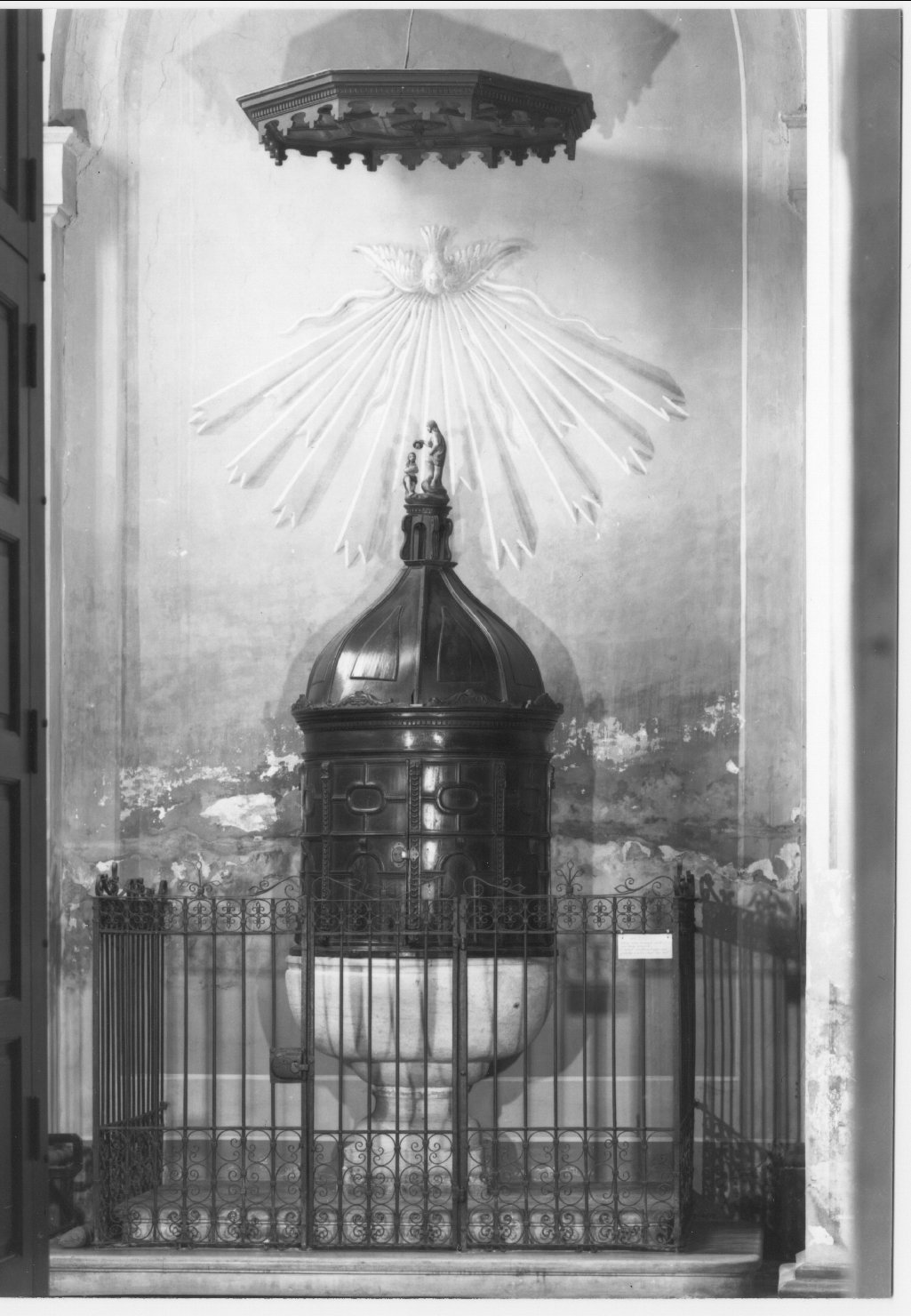 fonte battesimale - a fusto - manifattura ravennate, manifattura ferrarese (secc. VI/ VII, sec. XVII)