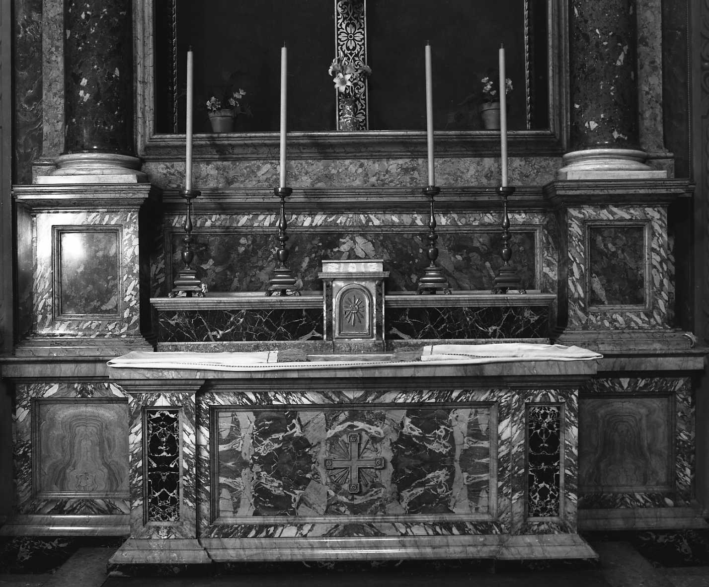 altare di Venturoli Angelo, Fiorentini Luigi (sec. XIX)