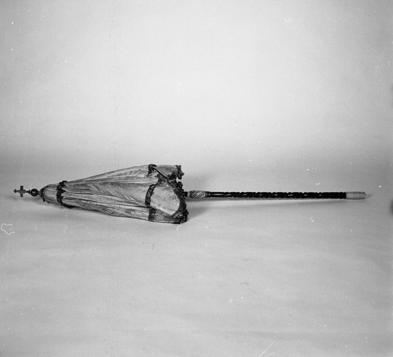 ombrellino processionale - manifattura emiliana (secc. XVII/ XVIII)