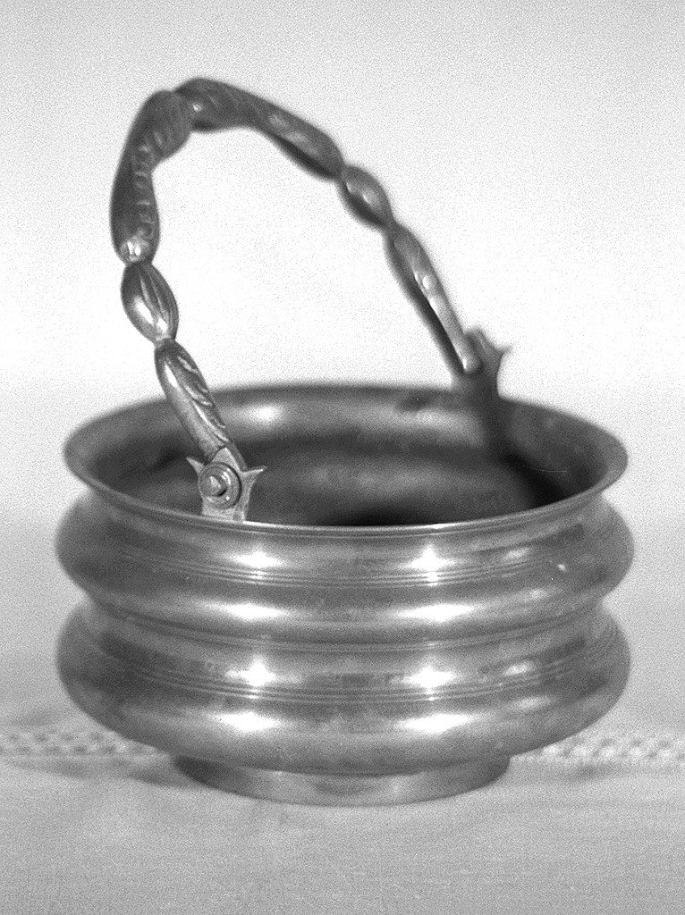 secchiello per l'acqua benedetta - bottega ferrarese (sec. XVII)
