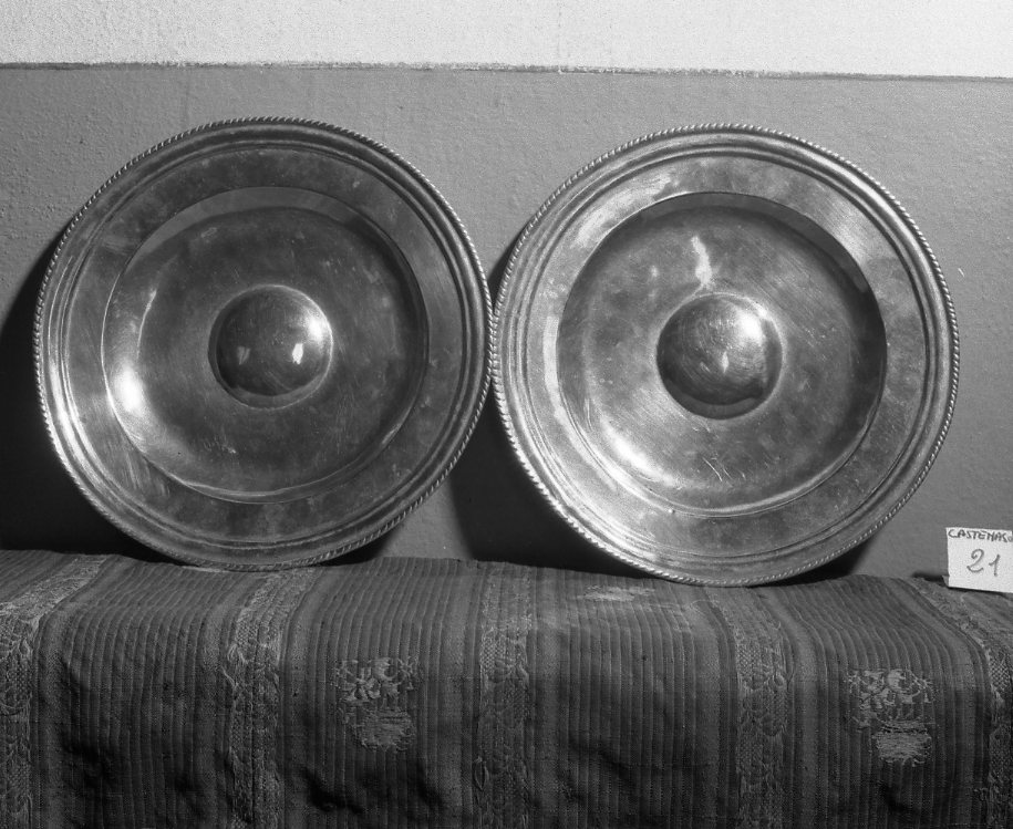 piatto per elemosine, coppia - bottega italiana (sec. XVIII)