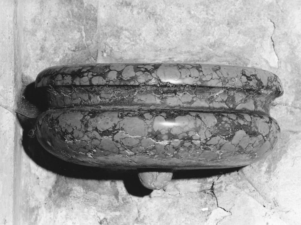 acquasantiera, serie - manifattura emiliana (prima metà sec. XVII)