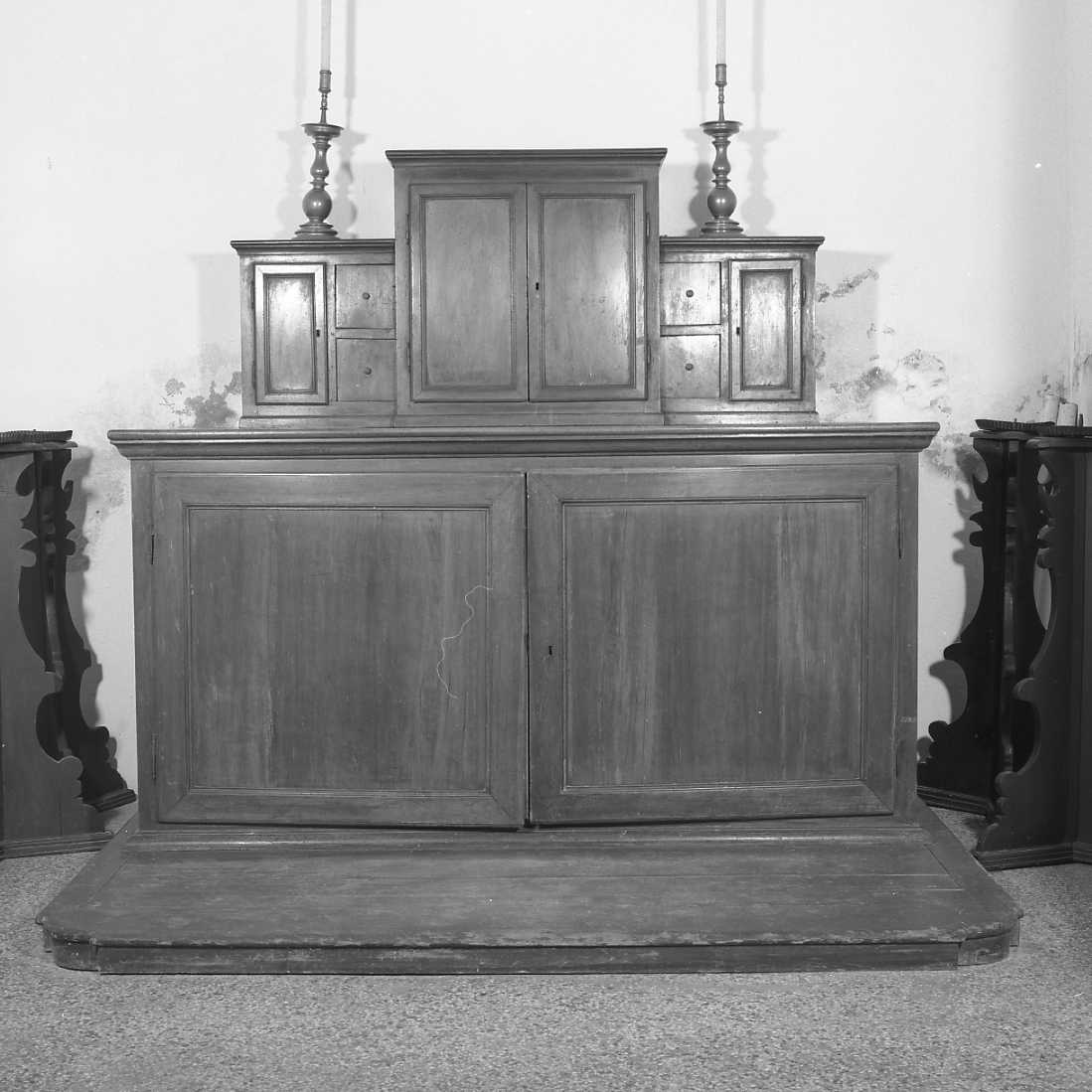 mobile da sacrestia - manifattura ferrarese (seconda metà sec. XIX)