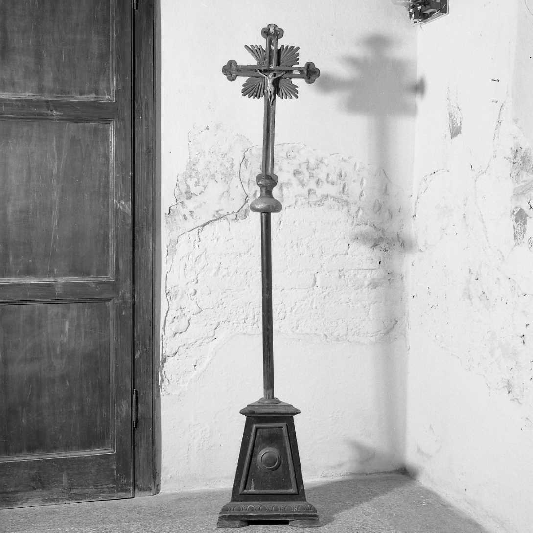 croce processionale - manifattura ferrarese (sec. XIX)