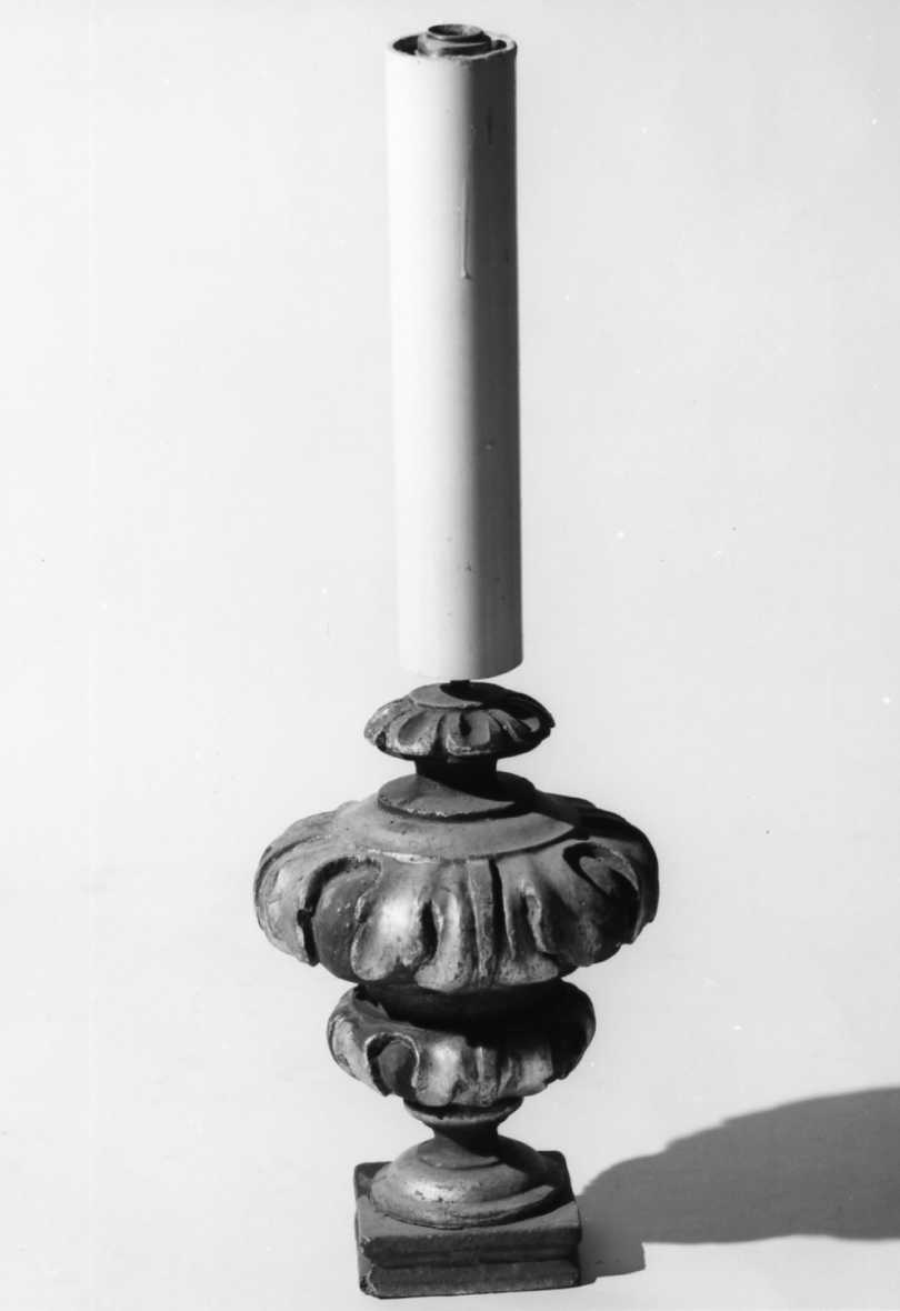 vaso d'altare con composizione floreale - ambito emiliano (metà sec. XVIII)