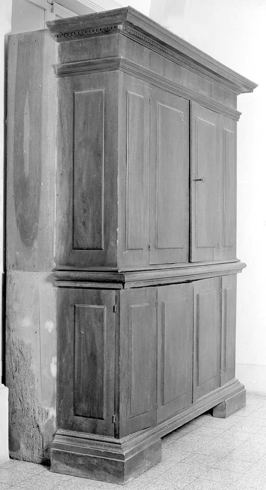 mobile a due corpi, opera isolata - manifattura bolognese (prima metà sec. XVII)