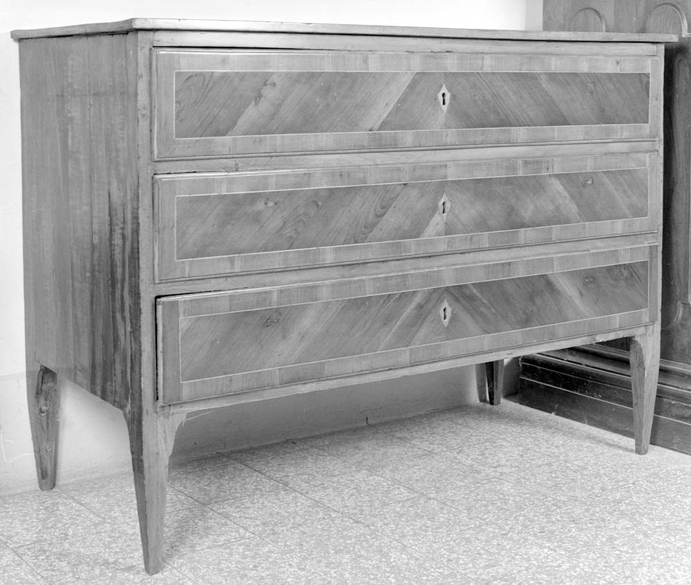 cassettone, opera isolata - manifattura emiliana (primo quarto sec. XIX)