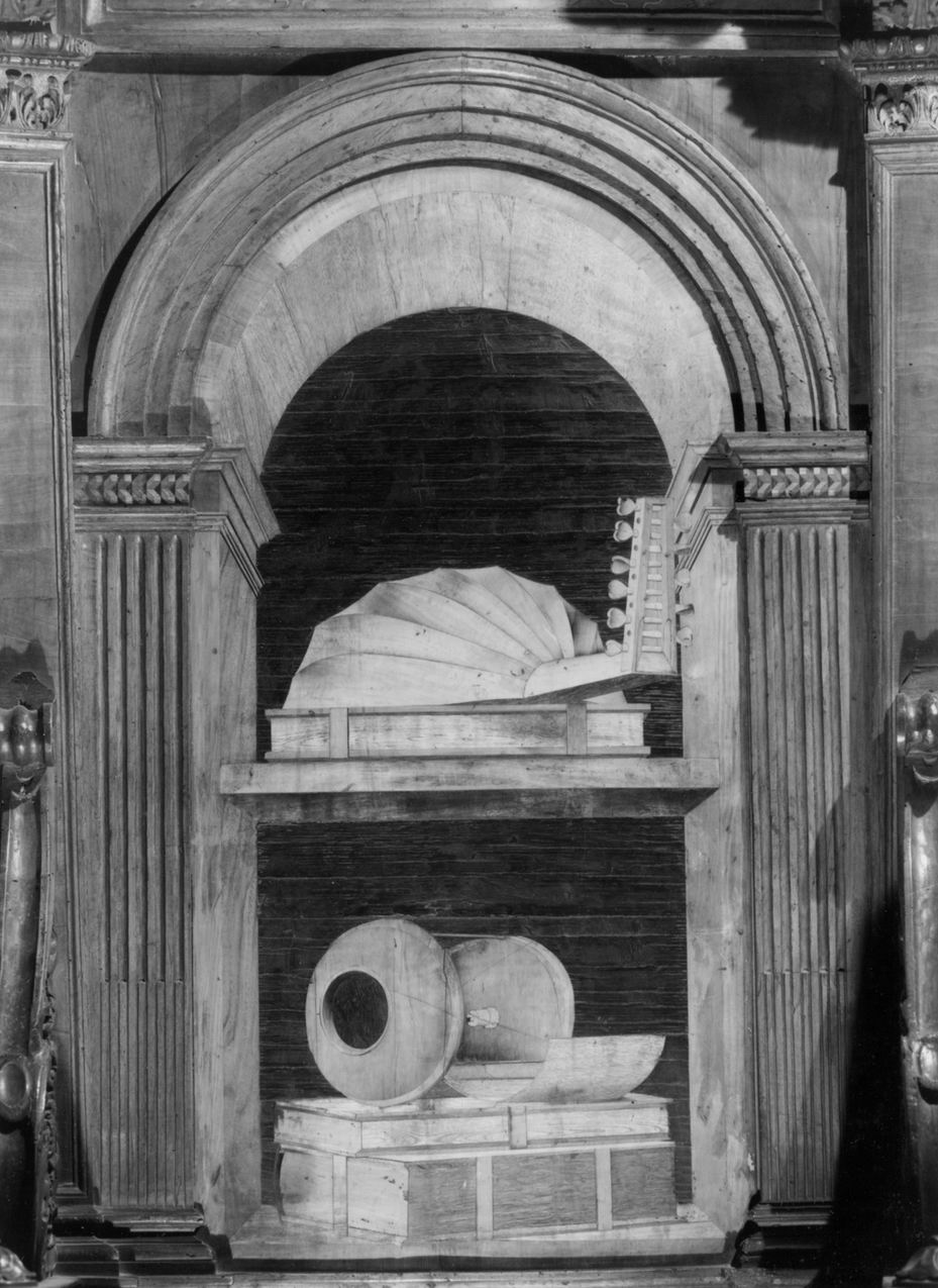 natura morta con strumenti musicali (decorazione a intarsio, elemento d'insieme) di Sacca Paolo (sec. XVI)