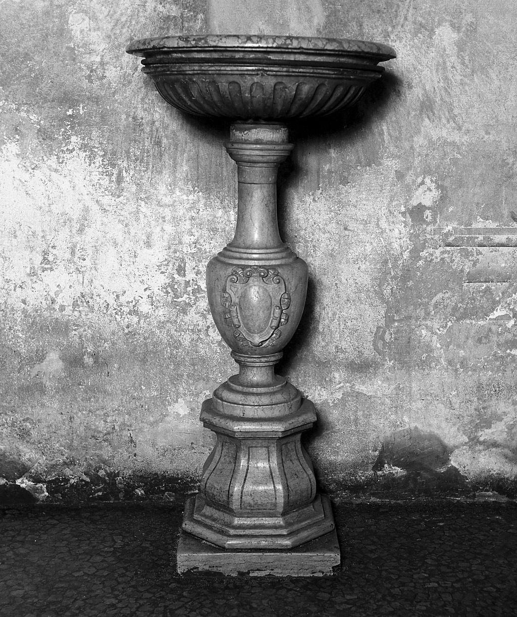 acquasantiera, serie - manifattura emiliana (prima metà sec. XVIII)