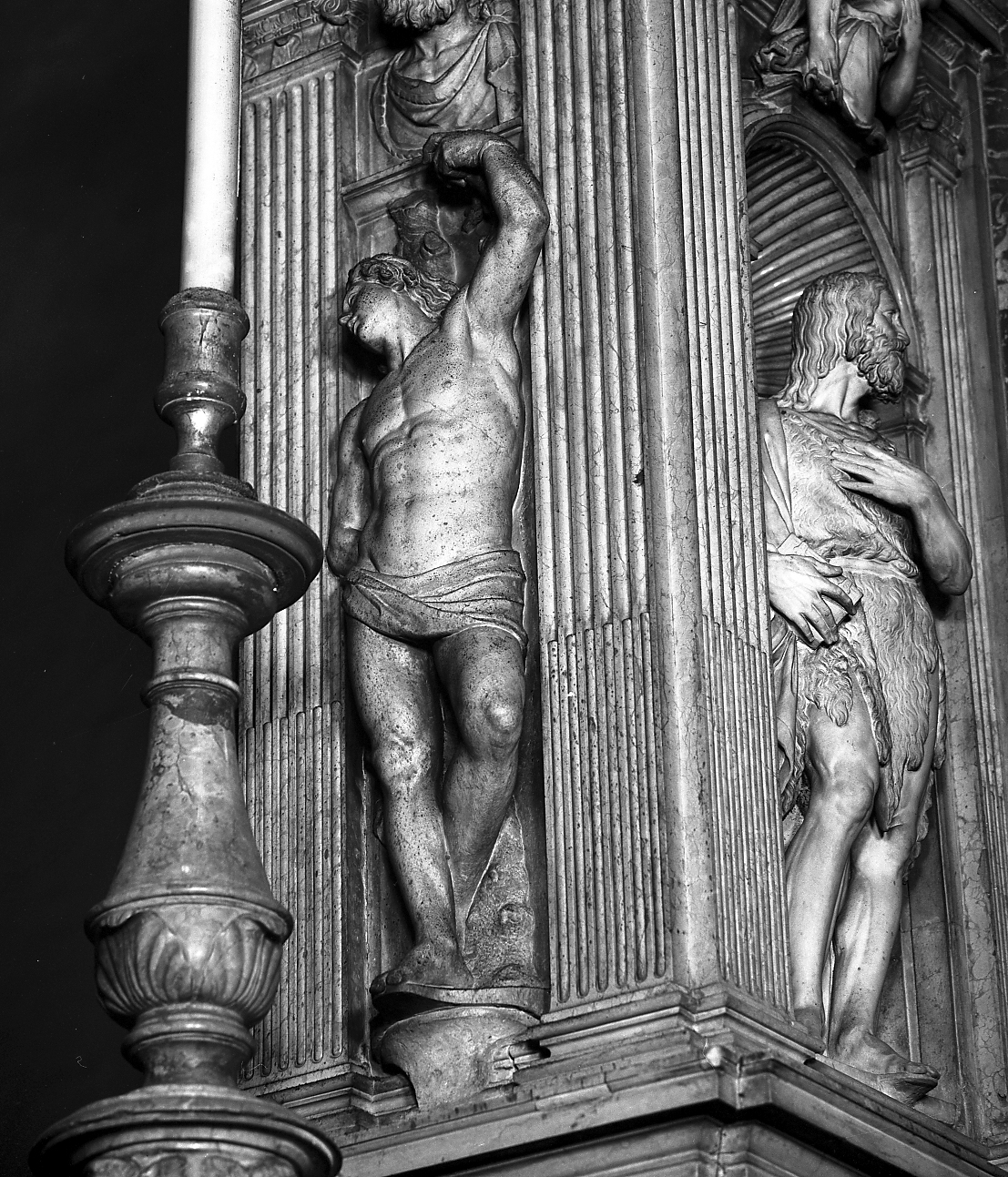 San Sebastiano (statua, elemento d'insieme) di Montorsoli Giovanni Angelo (e aiuti) (sec. XVI)