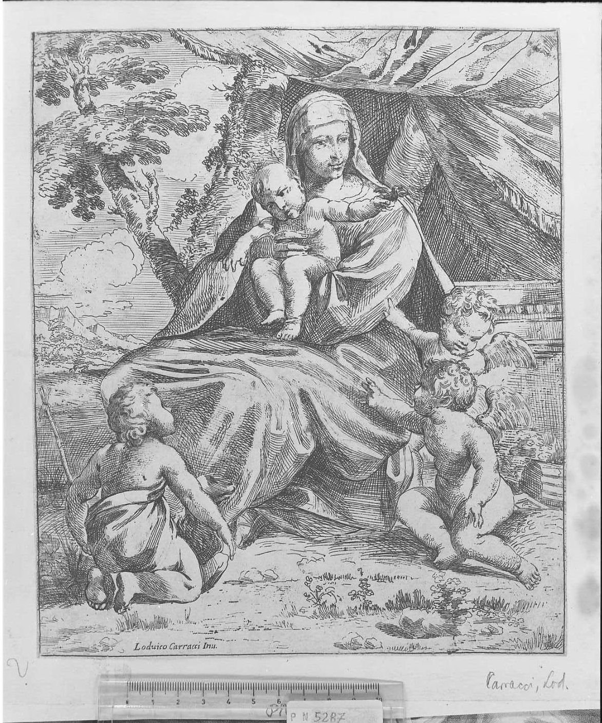 Madonna con Bambino san Giovannino e angeli (stampa tagliata) di Carracci Ludovico - ambito emiliano (seconda metà sec. XVII)