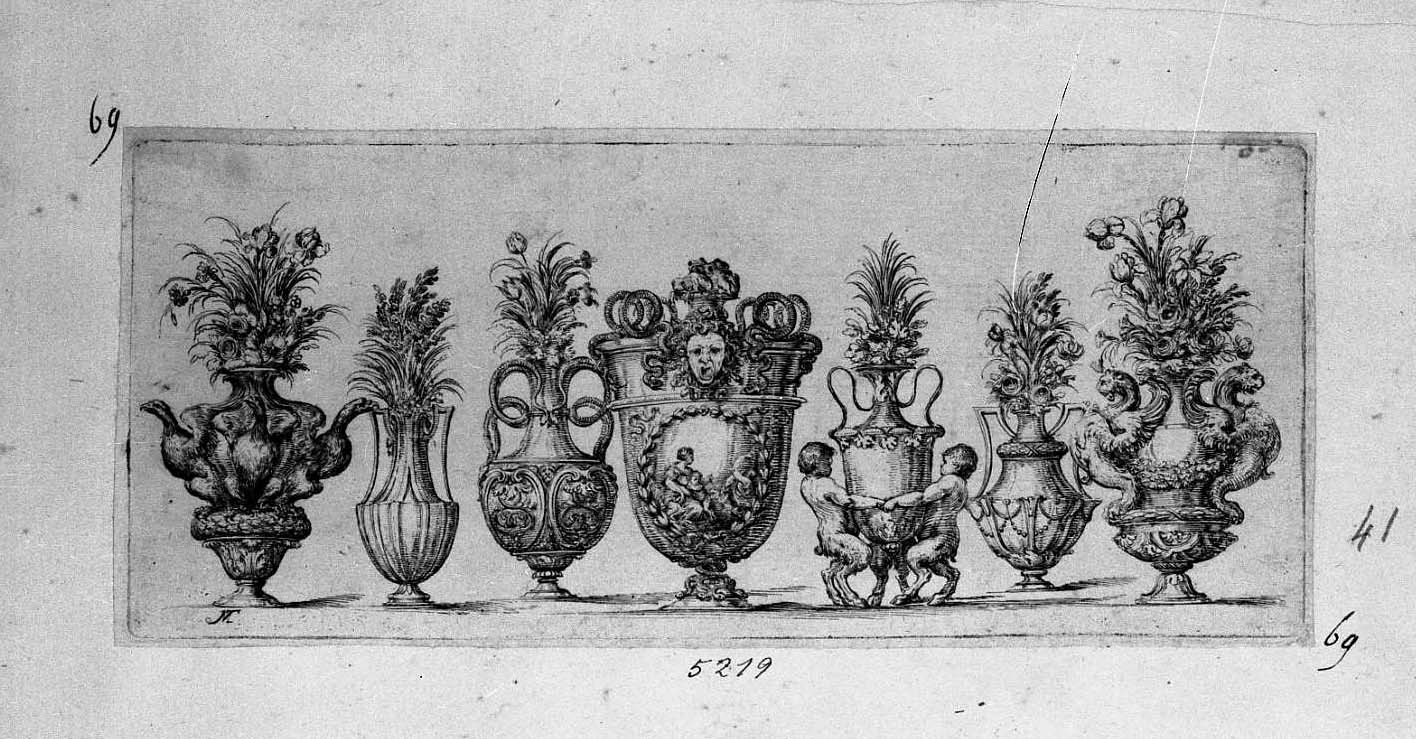 Sette vasi antichi con fiori (stampa) di Tesi Mauro (sec. XVIII)