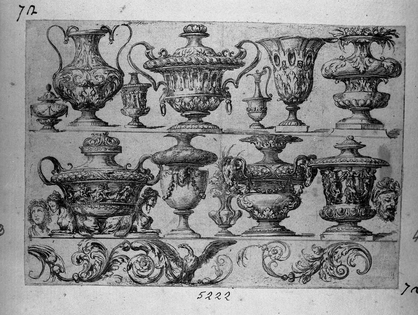 Dodici vasi antichi, testa d'uomo (stampa smarginata) di Tesi Mauro (sec. XVIII)