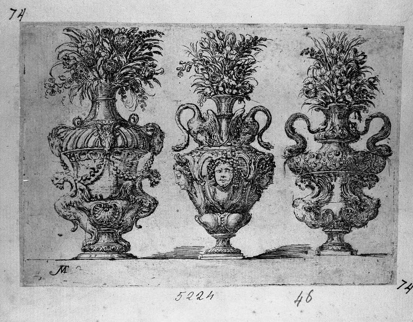 tre vasi antichi con fiori (stampa) di Tesi Mauro (sec. XVIII)