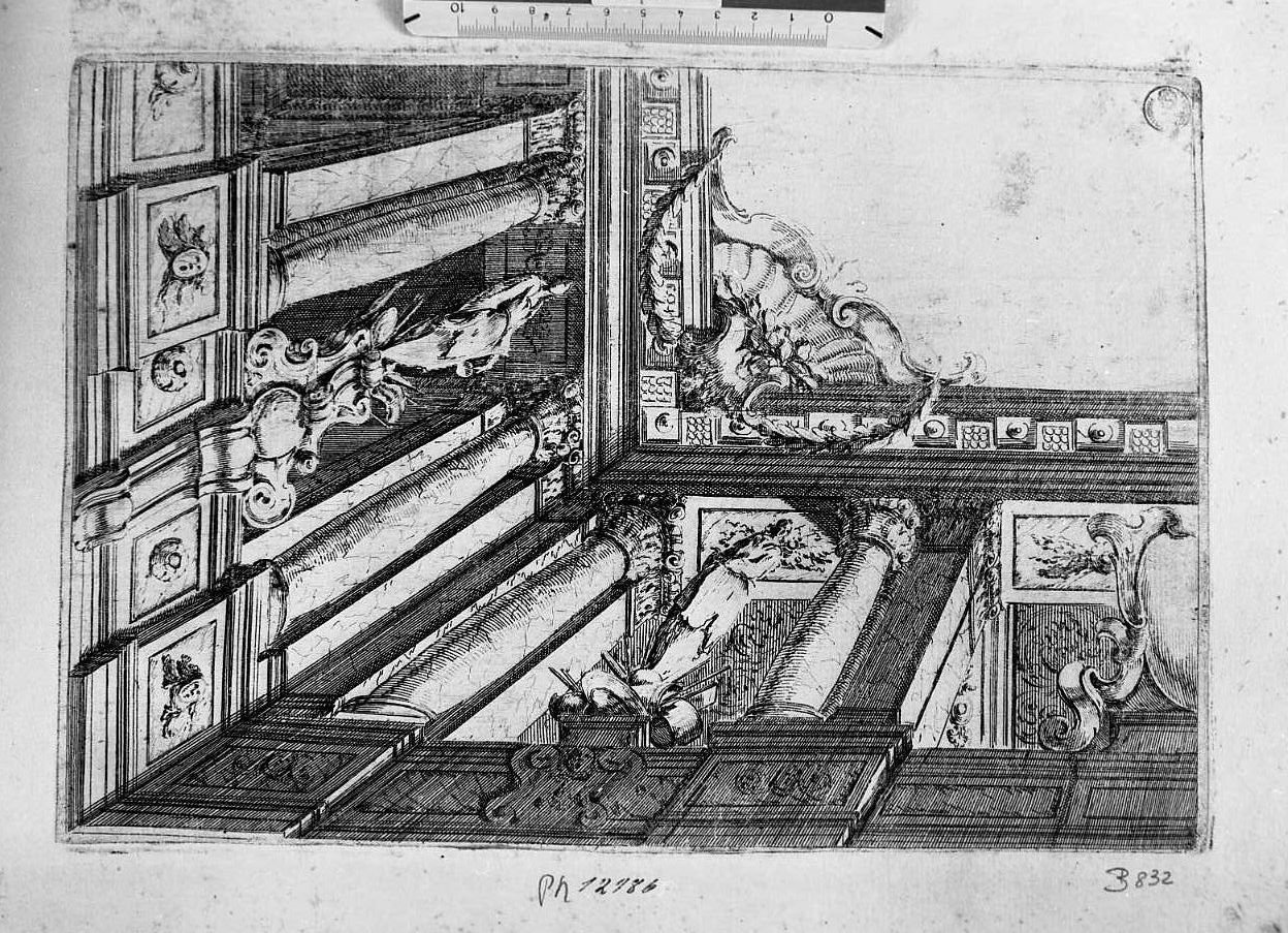 Disegno architettonico: spigolo interno di un palazzo con colonne e statuette (stampa) di Buffagnotti Carlo Antonio (attribuito) (sec. XVII)