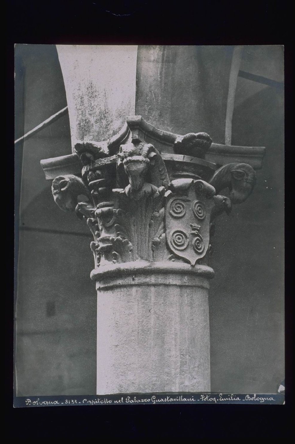 Bologna-Palazzi-Capitelli (positivo) di Fotografia dell'Emilia (XIX)