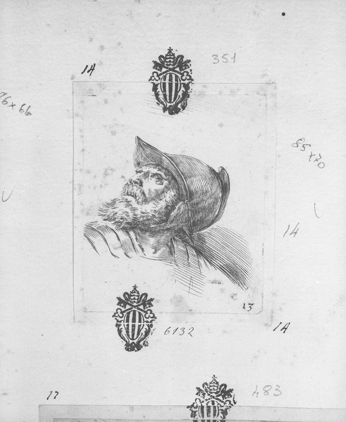 Libro per apprendere a disegnare: testa di vecchio soldato con sguardo verso l'alto, figura maschile (stampa tagliata) di Della Bella Stefano (sec. XVII)