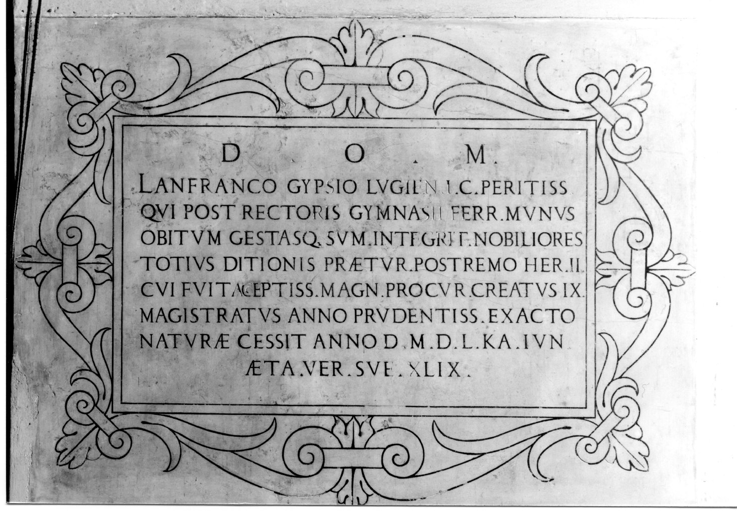 lapide tombale - manifattura ferrarese (sec. XVI)