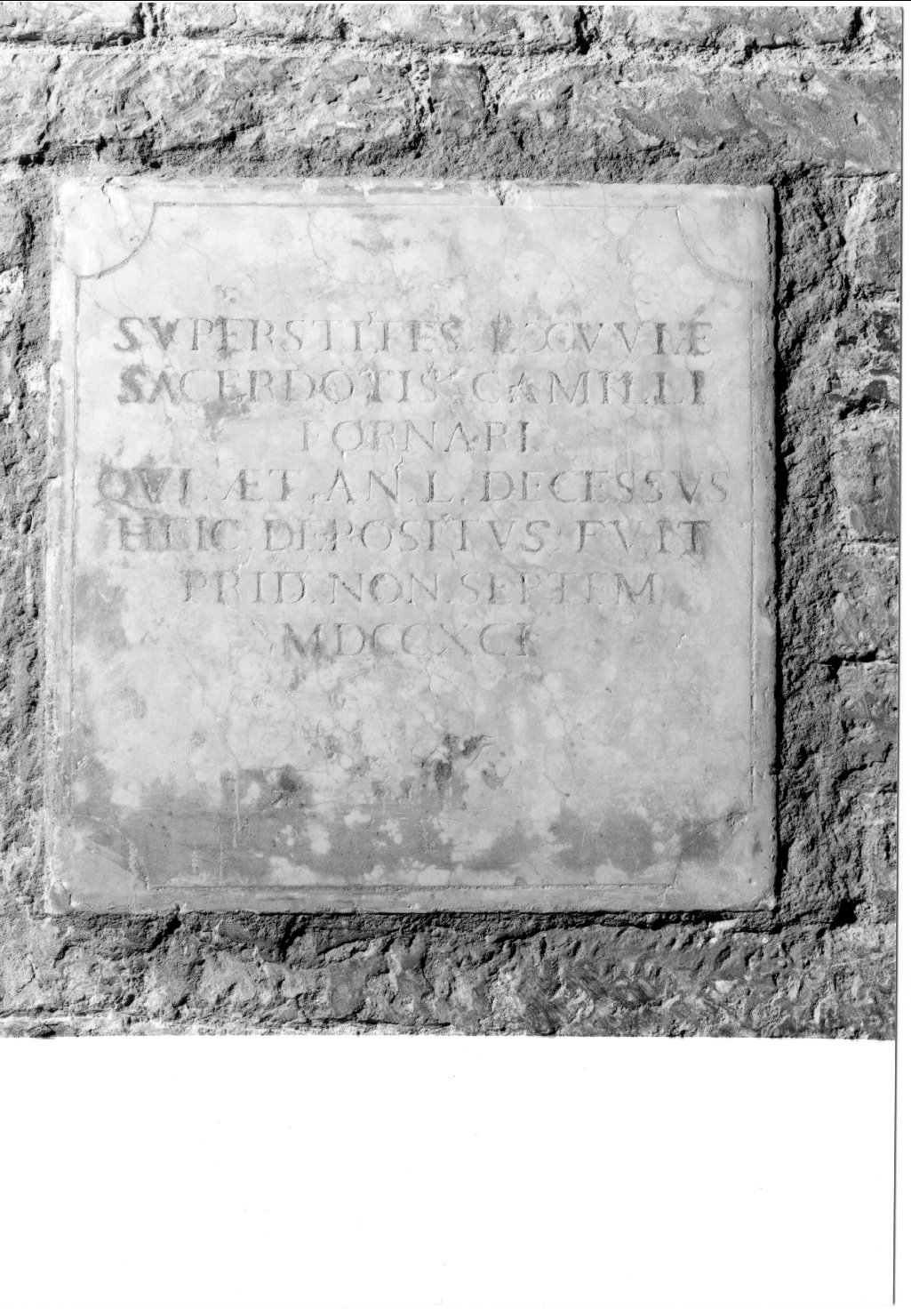 lapide tombale - manifattura ferrarese (sec. XVIII)