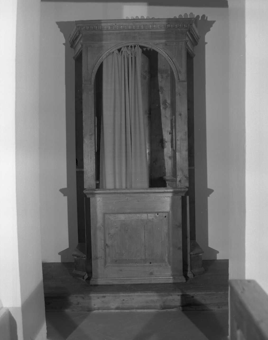 confessionale - bottega emiliana (prima metà sec. XX)