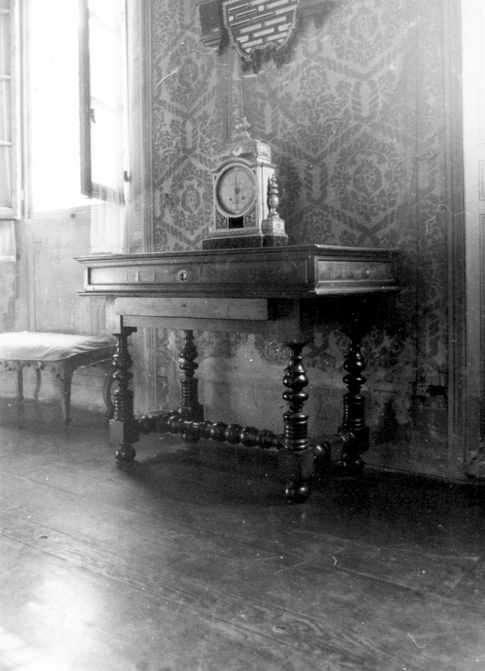 tavolino - produzione bolognese (sec. XVII)