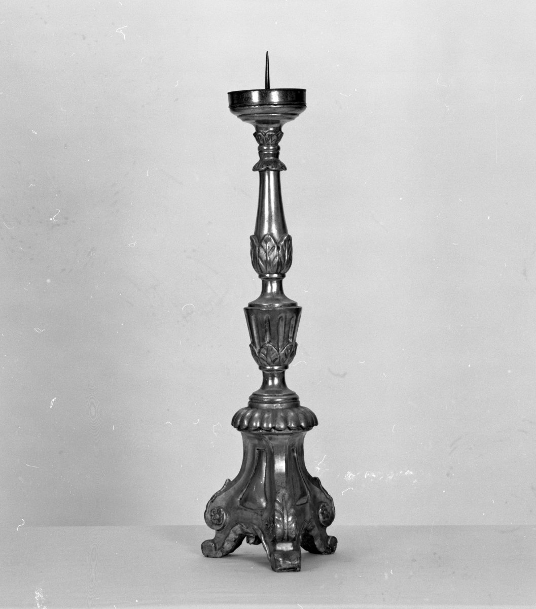 candeliere d'altare, serie - manifattura ferrarese (seconda metà sec. XVIII)